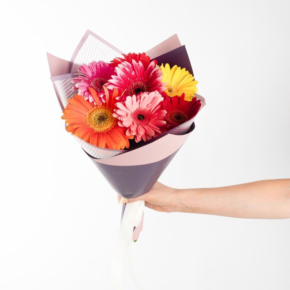 Солнечный букет из 7 свежих гербер – радость в подарок Нефтегорск Челябинская область