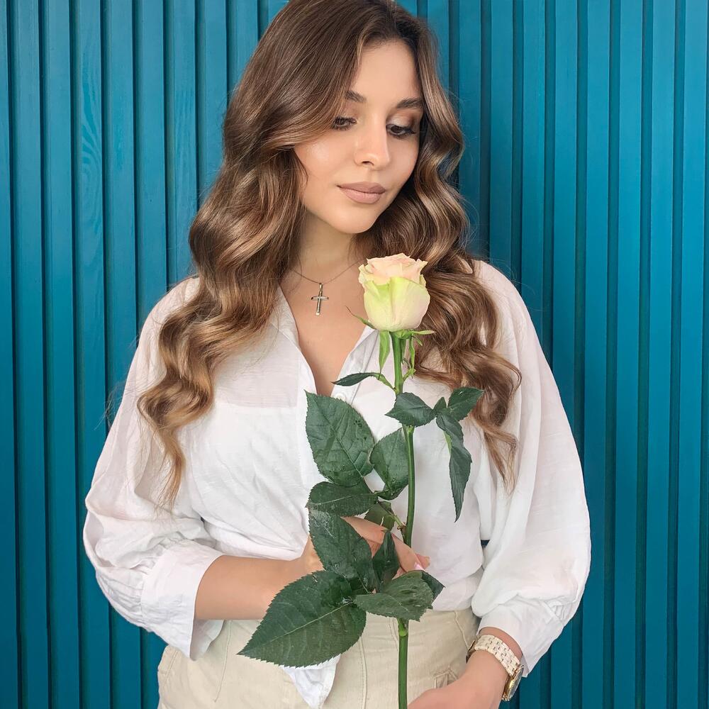 Комплимент из розовой эквадорской розы – минимализм роскоши Нефтегорск Челябинская область