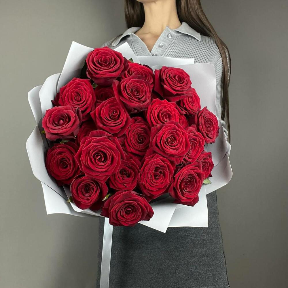 «Королевский бархат» – 25 роскошных красных роз из Эквадора  Нефтегорск Челябинская область