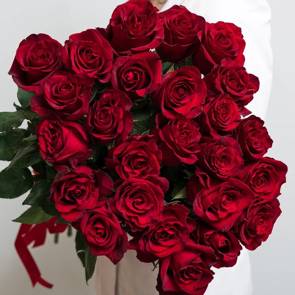 Роскошный букет «Эксплорер» – 25 красных роз для самых важных моментов Нефтегорск Челябинская область