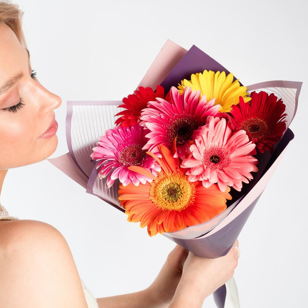 Солнечный букет из 7 свежих гербер – радость в подарок Нефтегорск Челябинская область