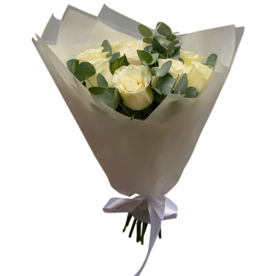 Элегантный букет из 9 белых роз с эвкалиптом – воплощение совершенства Нефтегорск Челябинская область