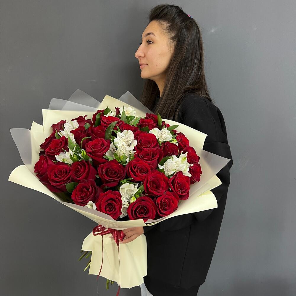 Букет «Танец любви» – гармония страсти и нежности в каждом лепестке Нефтегорск Челябинская область