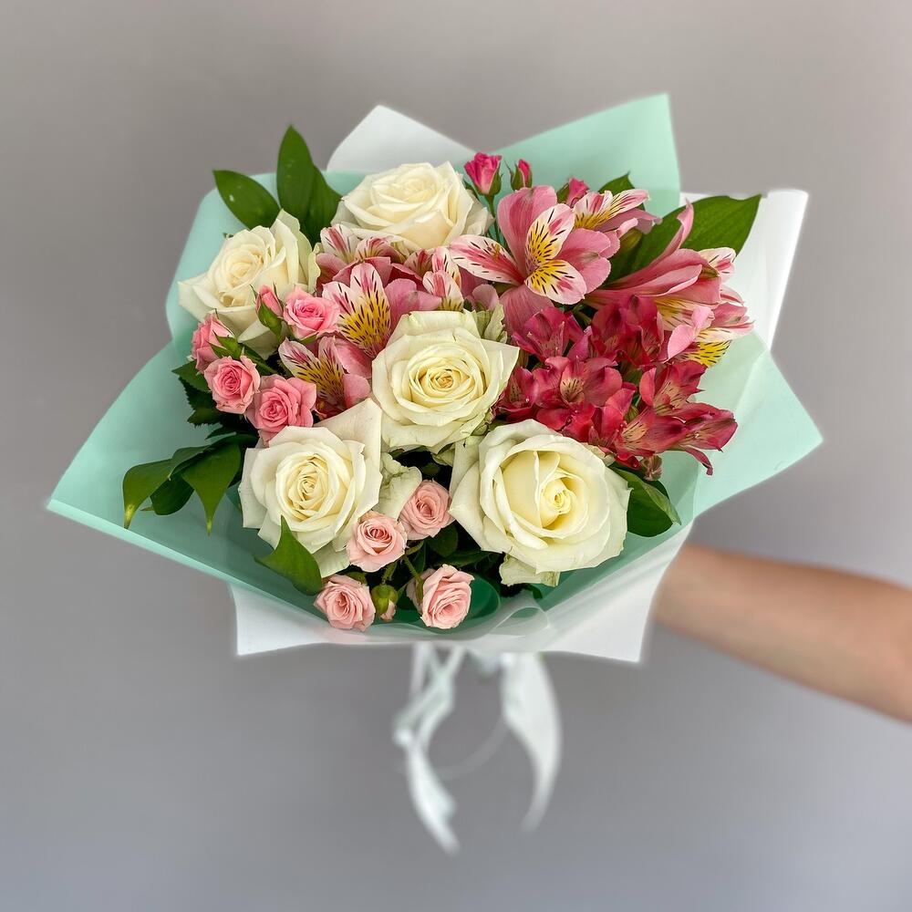 Букет «Николь» – изысканное сочетание роз, кустовых роз и альстромерий Нефтегорск Челябинская область