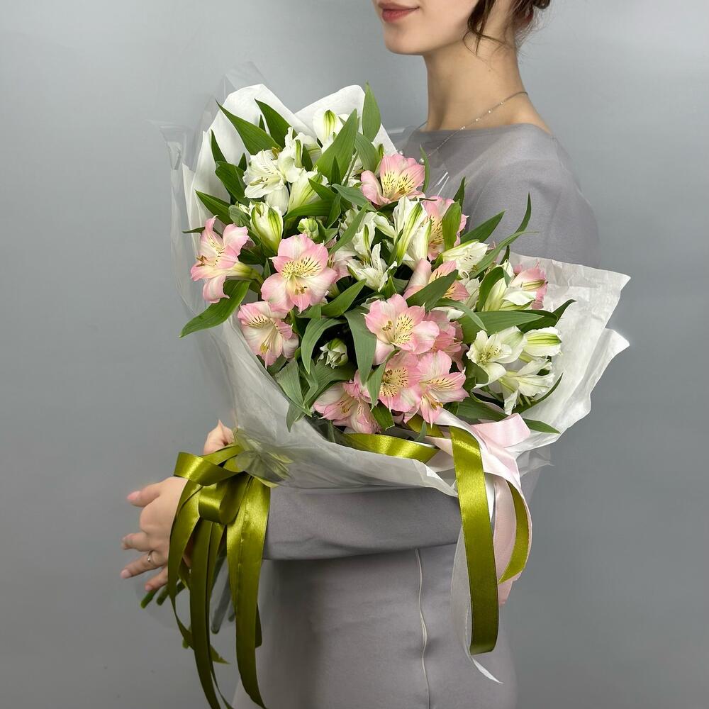 Букет «Нежность» – трогательное сочетание белых и розовых альстромерий Нефтегорск Челябинская область