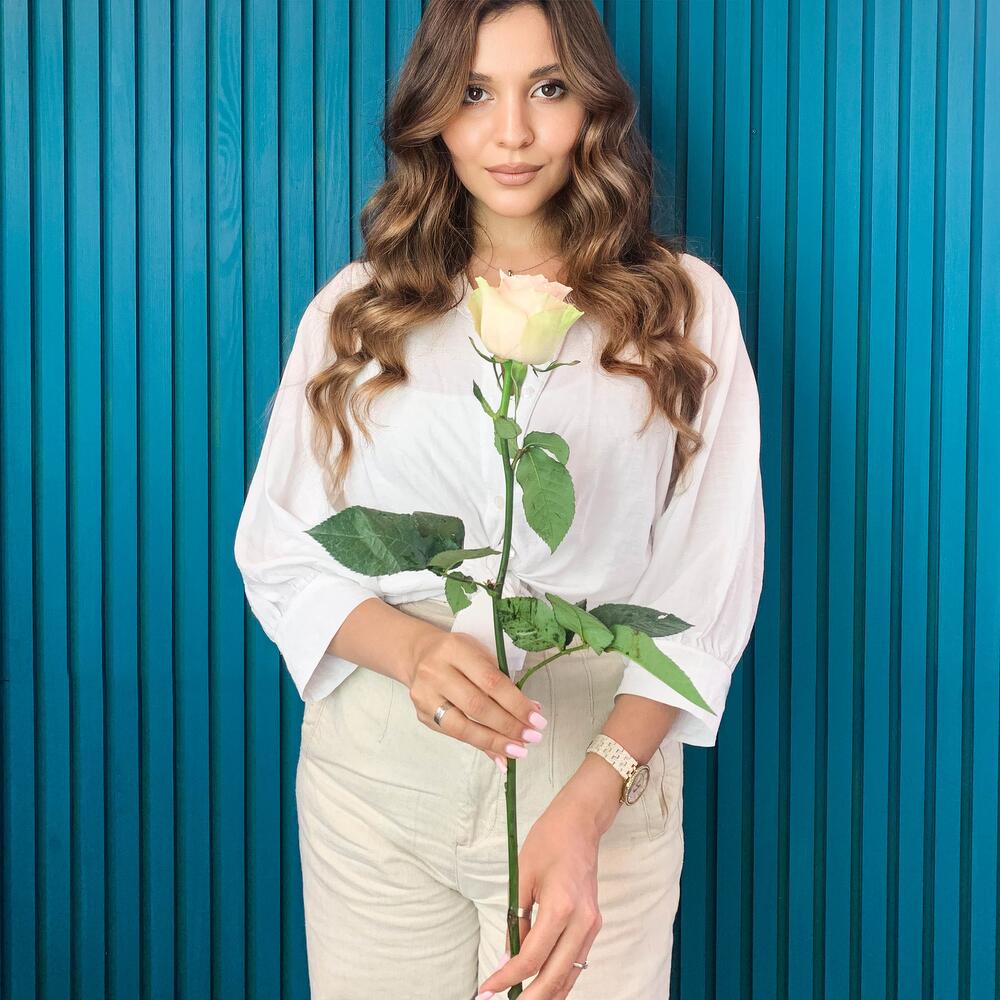 Комплимент из розовой эквадорской розы – минимализм роскоши Нефтегорск Челябинская область