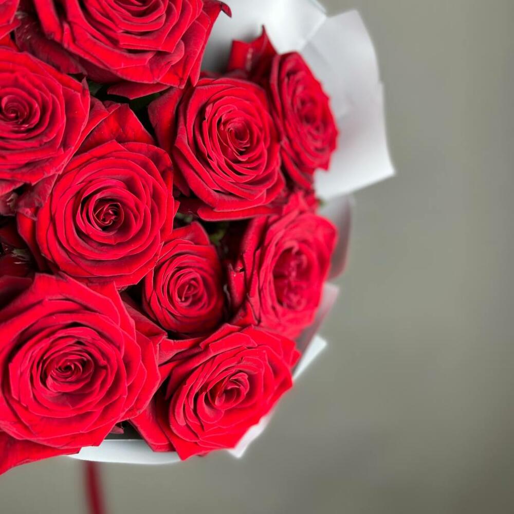 «Королевский бархат» – 25 роскошных красных роз из Эквадора  Нефтегорск Челябинская область