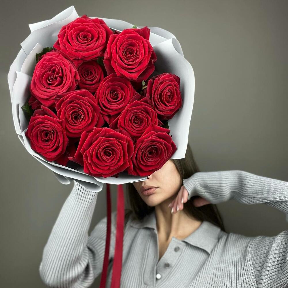Букет «Красный бархат» – роскошь эквадорских роз Нефтегорск Челябинская область