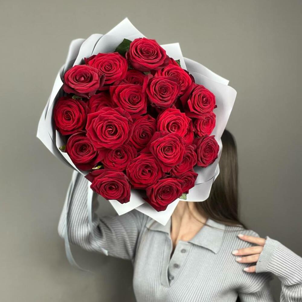 «Королевский бархат» – 25 роскошных красных роз из Эквадора  Нефтегорск Челябинская область
