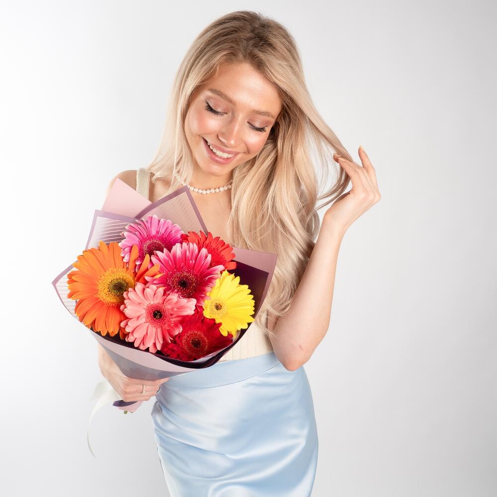 Солнечный букет из 7 свежих гербер – радость в подарок Нефтегорск Челябинская область