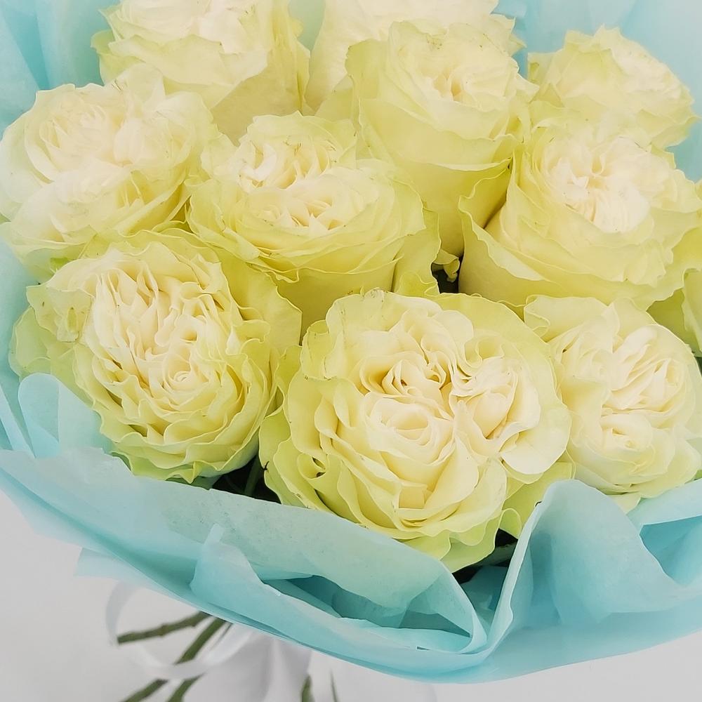 Букет «Кружевное облачко» – 11 белоснежных роз в нежной упаковке Нефтегорск Челябинская область