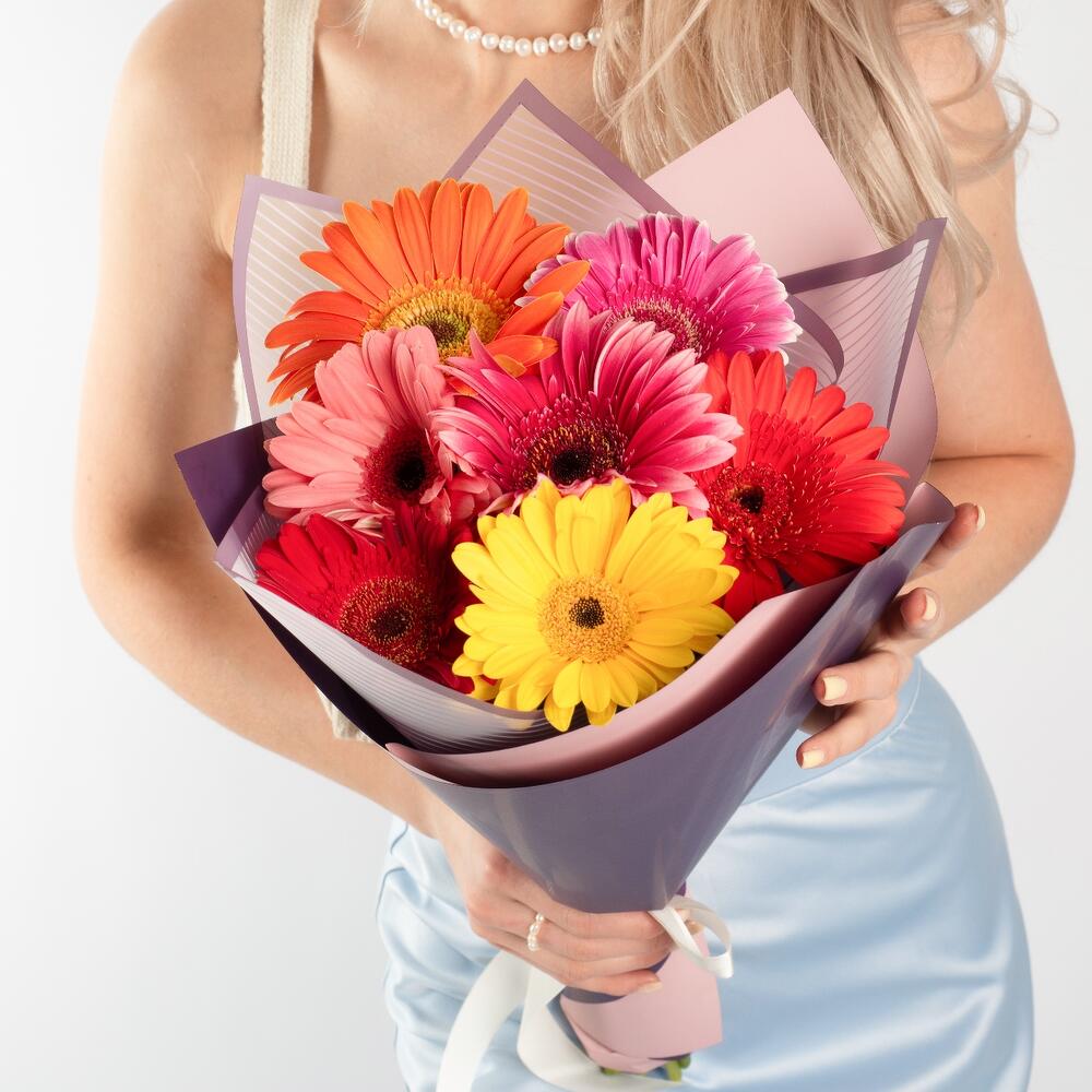 Солнечный букет из 7 свежих гербер – радость в подарок Нефтегорск Челябинская область