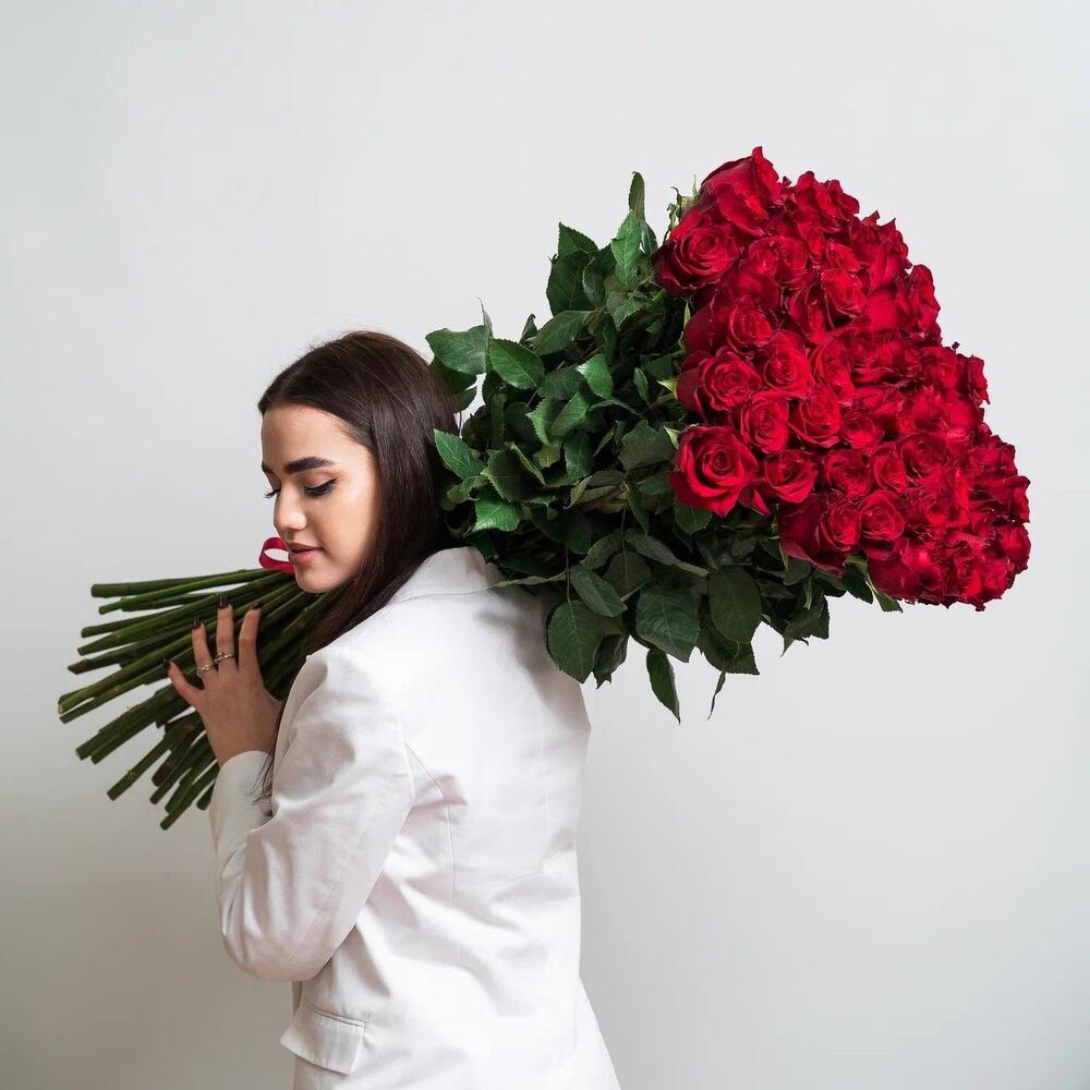 Роскошный букет из 51 красной розы – воплощение безграничной любви Нефтегорск Челябинская область