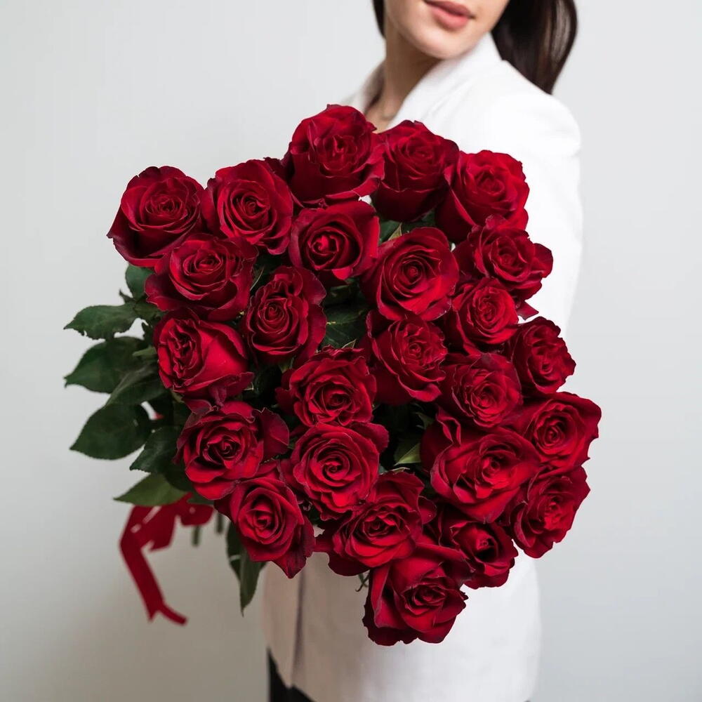 Роскошный букет «Эксплорер» – 25 красных роз для самых важных моментов Нефтегорск Челябинская область