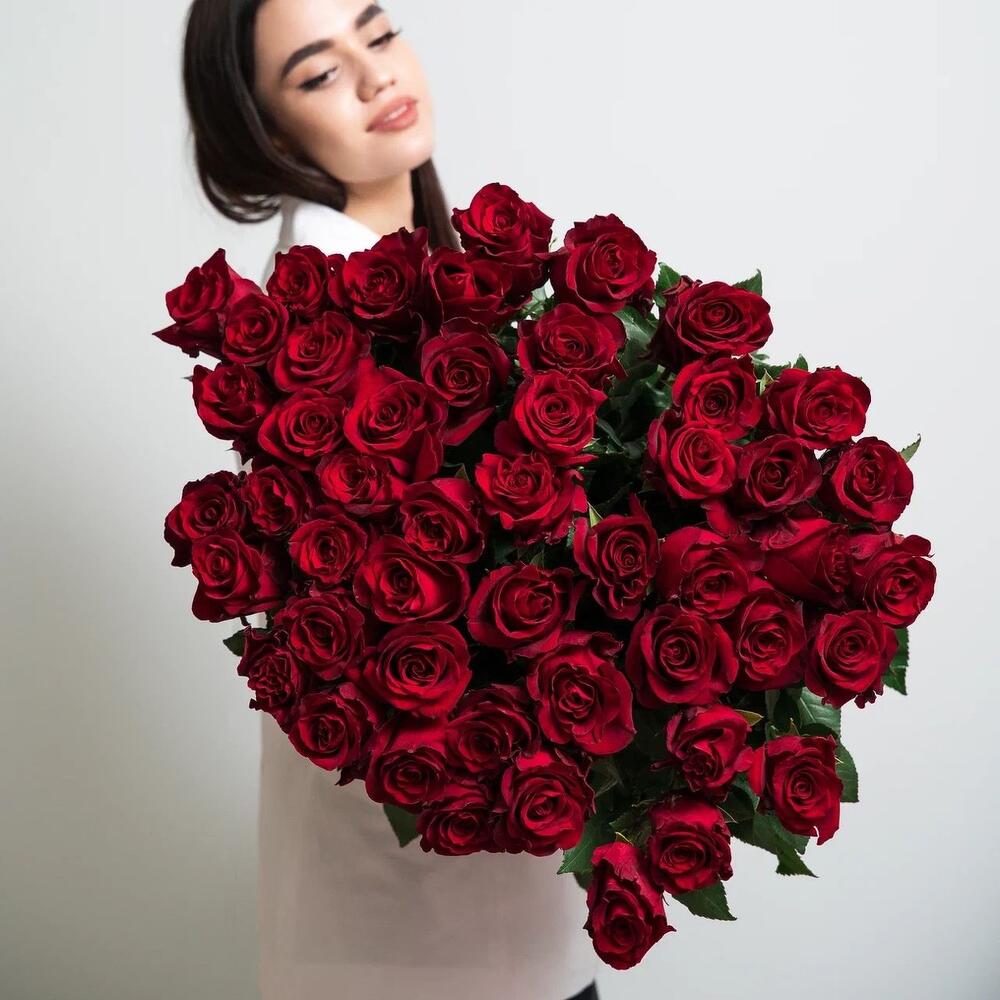 Роскошный букет из 51 красной розы – воплощение безграничной любви Нефтегорск Челябинская область