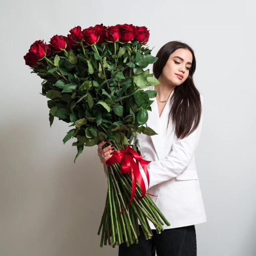 Роскошный букет из 51 красной розы – воплощение безграничной любви Нефтегорск Челябинская область